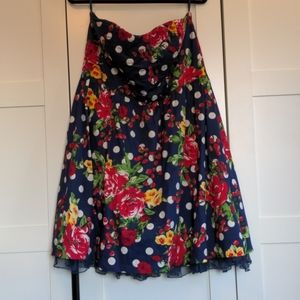 GUC Torrid Retro Floral Polkadot Strapless Dress